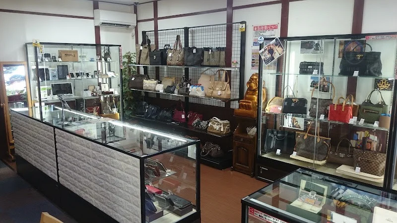 質屋かんてい局 刈谷店の内観