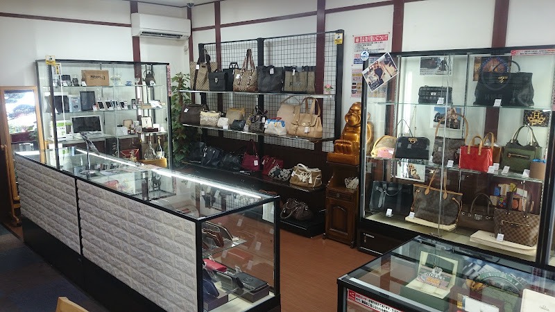 質屋かんてい局 刈谷店の内観