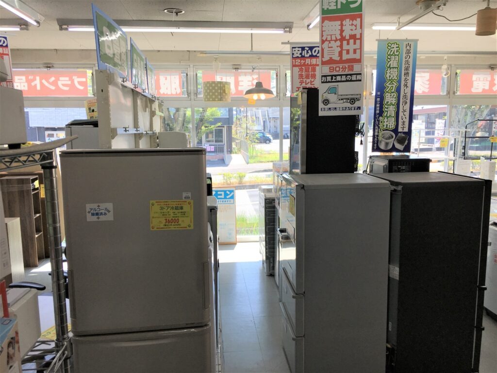 総合リサイクルショップ エコラの内観
