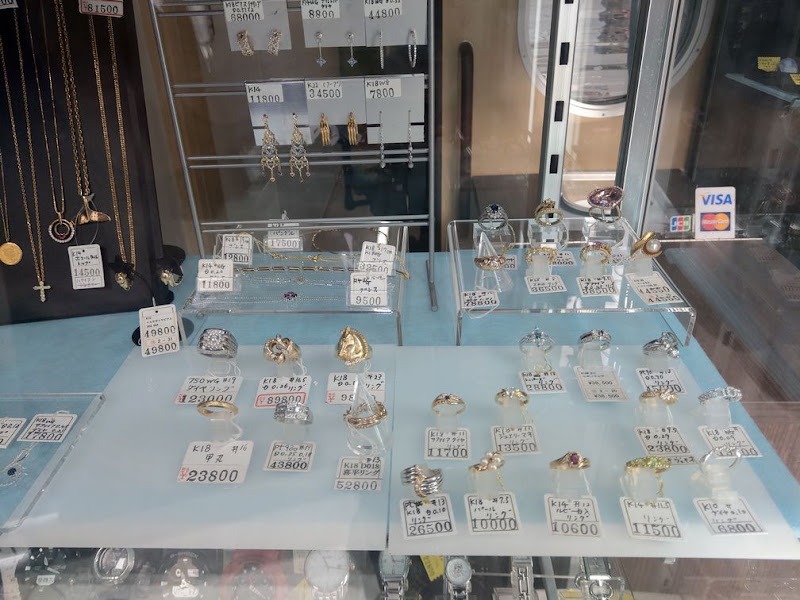 あい川質店の内観