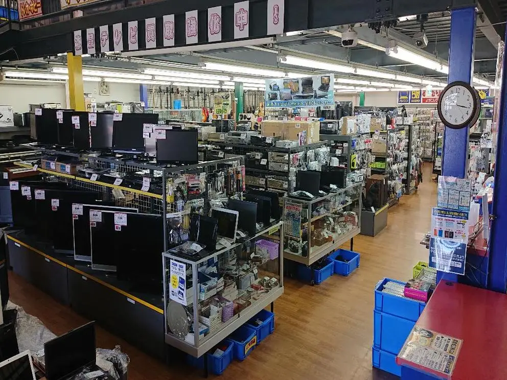 ハードオフ津島店の内観